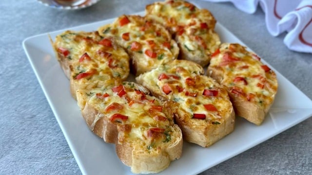 En Kolayından: Airfryer'da Kahvaltılık Ekmek