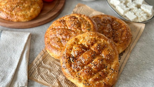 Tam Kıvamında: Airfryer'da Ramazan Pidesi 