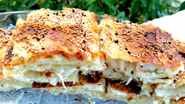 Çıtır Çıtır Çayın Yanına: Peynirli Şipşak Börek