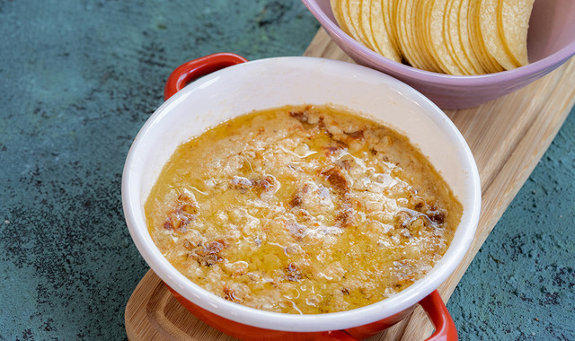 Ekmek Banmalık: Kuru Domatesli Peynir Eritme
