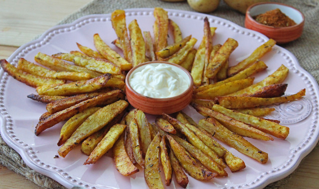 Çıtır Çıtır: Kajun Baharatlı Fırında Patates Kızartması