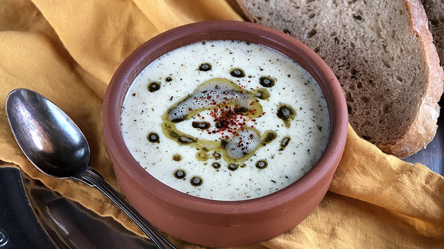 Enfes Kıvamıyla: Yoğurtlu Bakliyat Çorbası