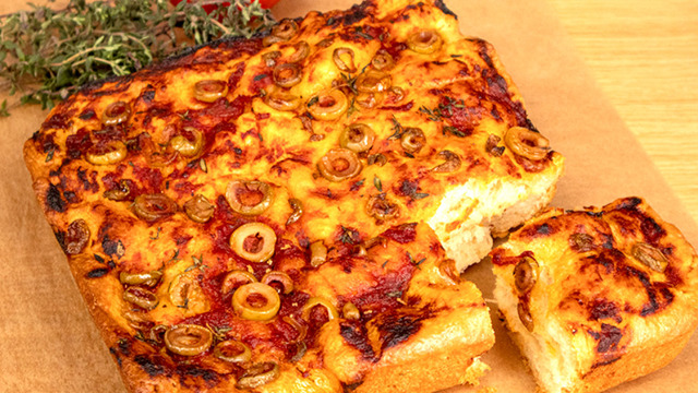 Hamuru Yumuşacık: Pizza Tadında Borcamda Poğaça