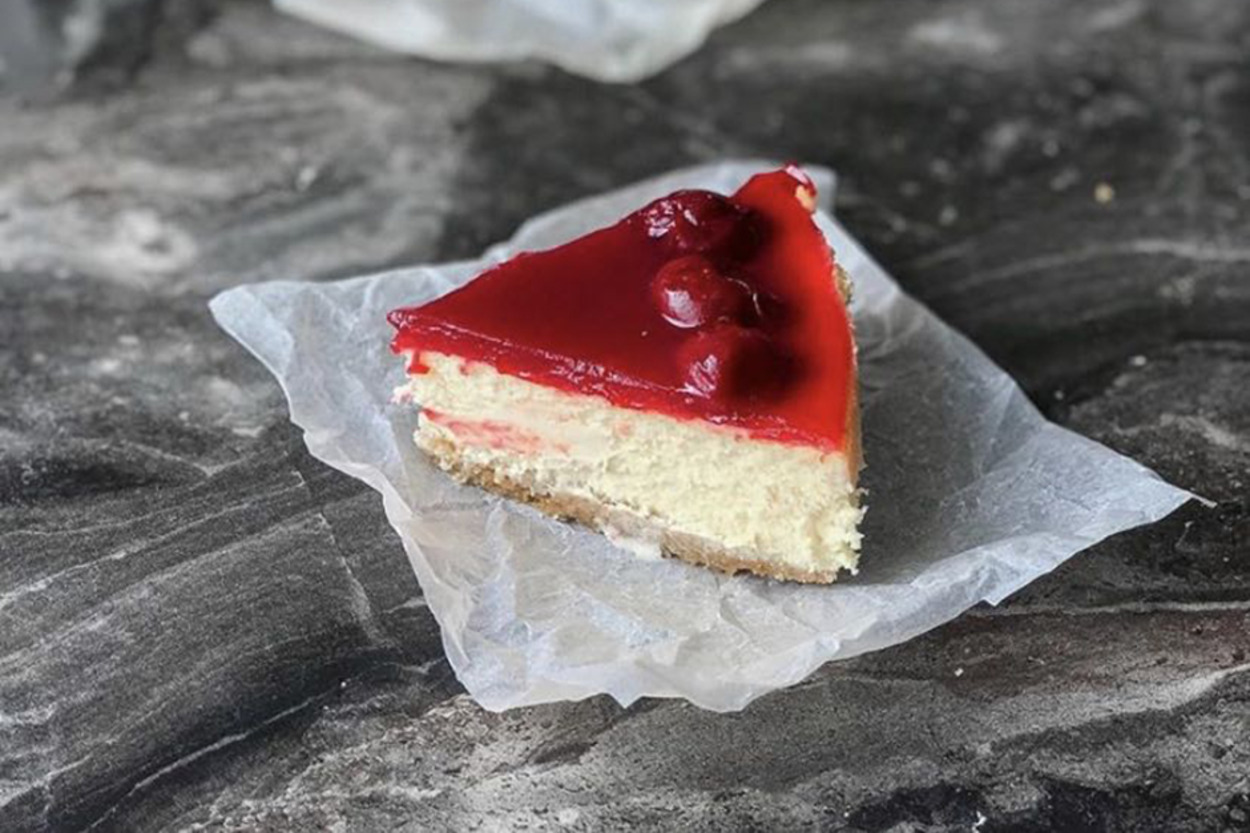 Kendine Hayran Bırakacak: Vişneli Cheesecake