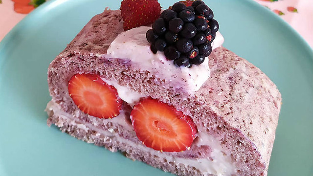 Günün Yıldızı: Böğürtlenli Swiss Roll
