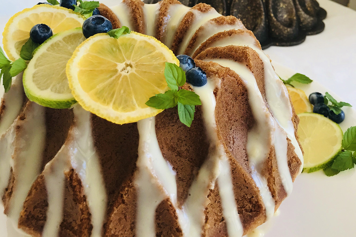 Sadece Kokusu Yeter: Limon Soslu Kek