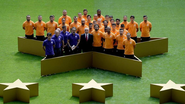 Manidar Hareket: Galatasaray 4 Yıldızlı Kek Kalıplarını Satışa Çıkardı!