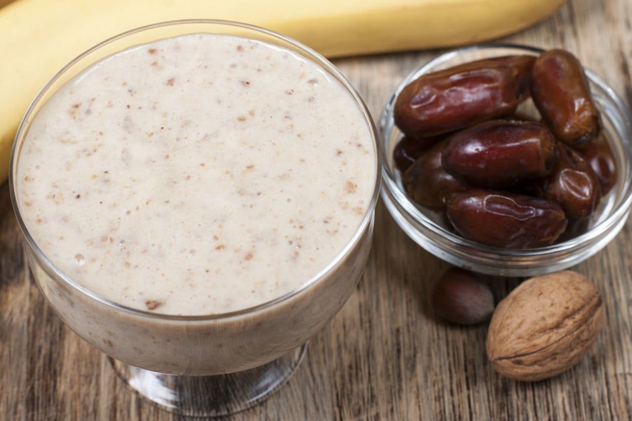 Tatlı Niyetine: Muzlu Hurmalı Smoothie