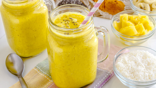 Meyve Saati: Ananaslı Baharatlı Smoothie