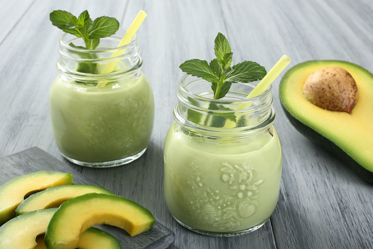 Salatası Şöyle Dursun: Avokadolu Smoothie