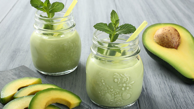 Salatası Şöyle Dursun: Avokadolu Smoothie
