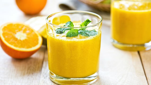 Güneş Niyetine: Mangolu Portakallı Smoothie