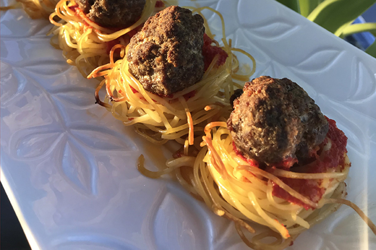 Farklı ve Lezzetli: Köfteli Spagetti Muffin