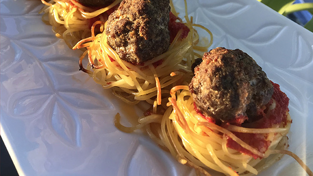 Farklı ve Lezzetli: Köfteli Spagetti Muffin