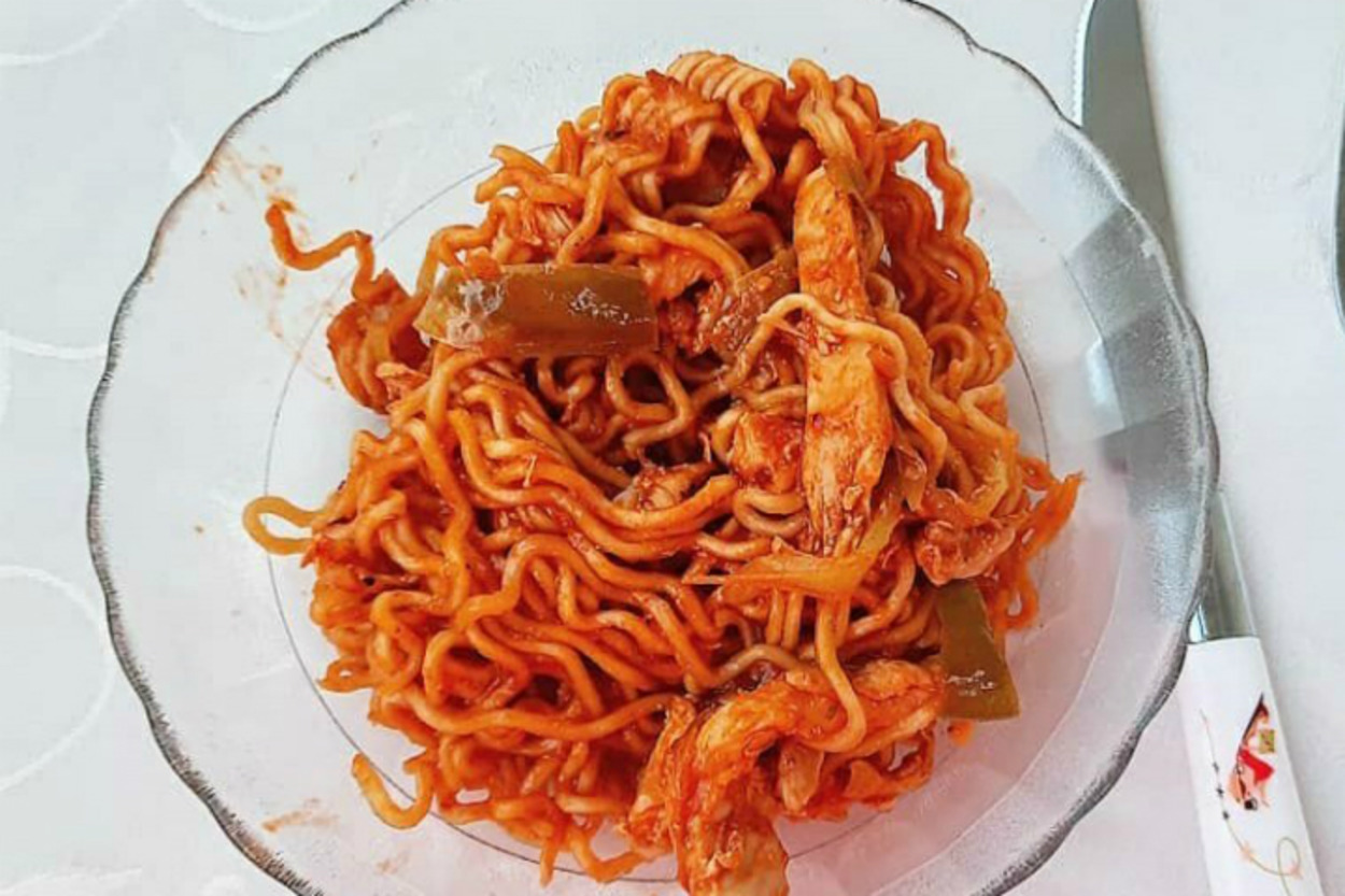 Farklılık Arayanlara: Tavuklu Noodle
