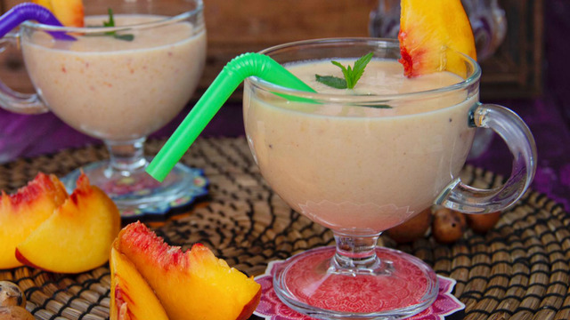 Lezzetle Ferahlatır: Şeftalili Milkshake
