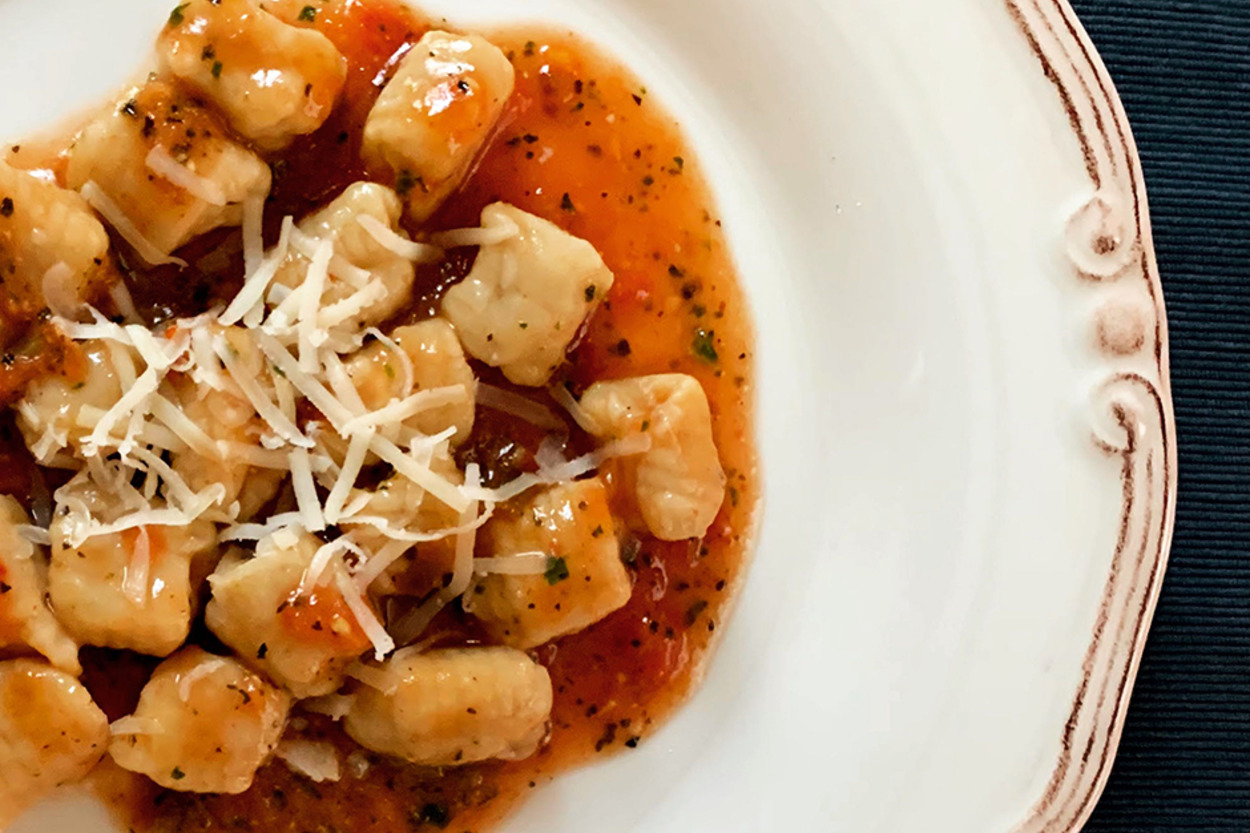 Popüler Lezzetlerden: Domates Soslu Gnocchi