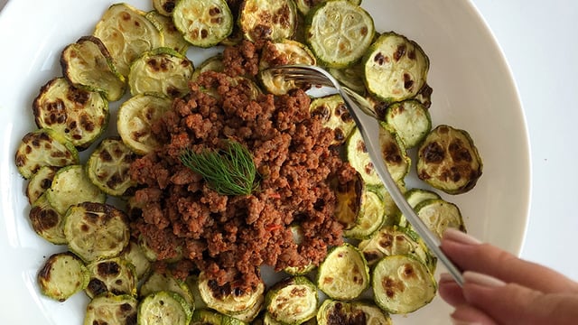Lezzetine Doyum Olmaz: Kıyma Soslu Fırın Kabak
