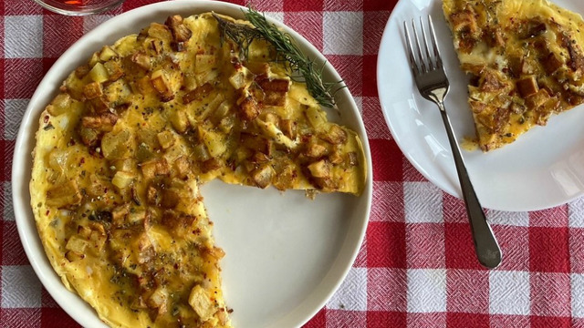 Bol Malzemeli: Patatesli Baharatlı Omlet