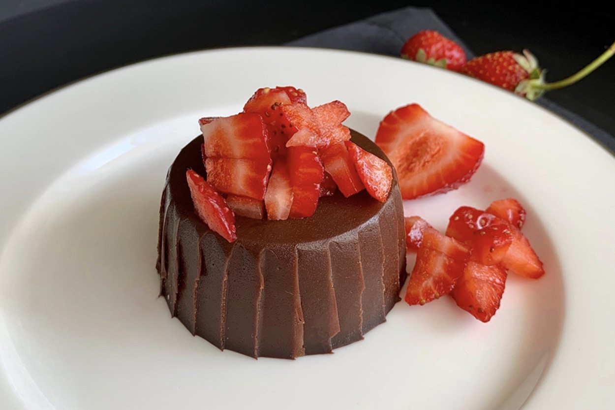 Sadeliğin Güzelliği: Çikolatalı Panna Cotta