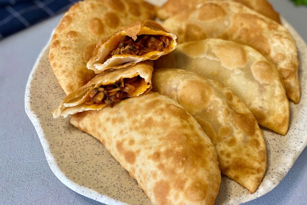 İçinde Kıyma Yok: Yalancı Çi (Çiğ) Börek