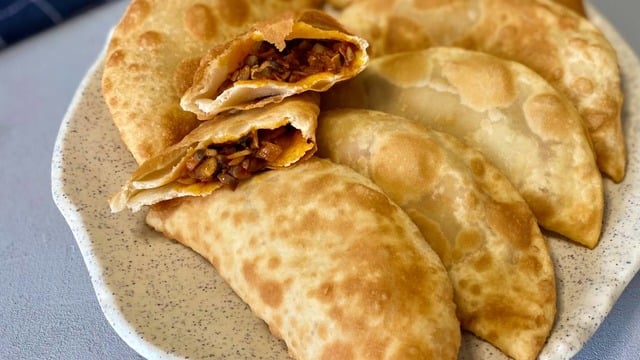 İçinde Kıyma Yok: Yalancı Çi (Çiğ) Börek