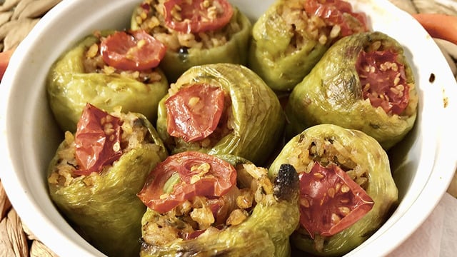 Sofralara Hafiflik: Zeytinyağlı Biber Dolması