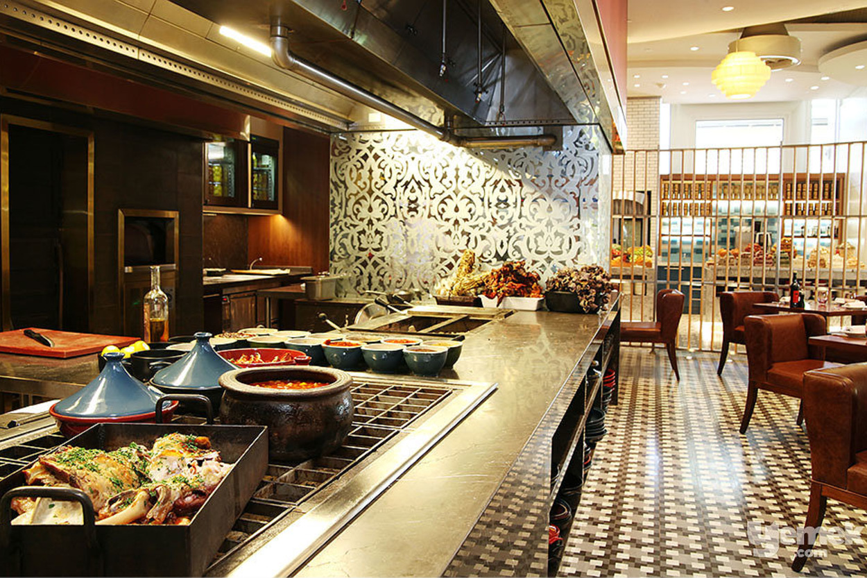 Grand Hyatt 34 Restaurant: Açık Mutfağın İnsanı Kışkırtıyor Olduğunun Kanıtı