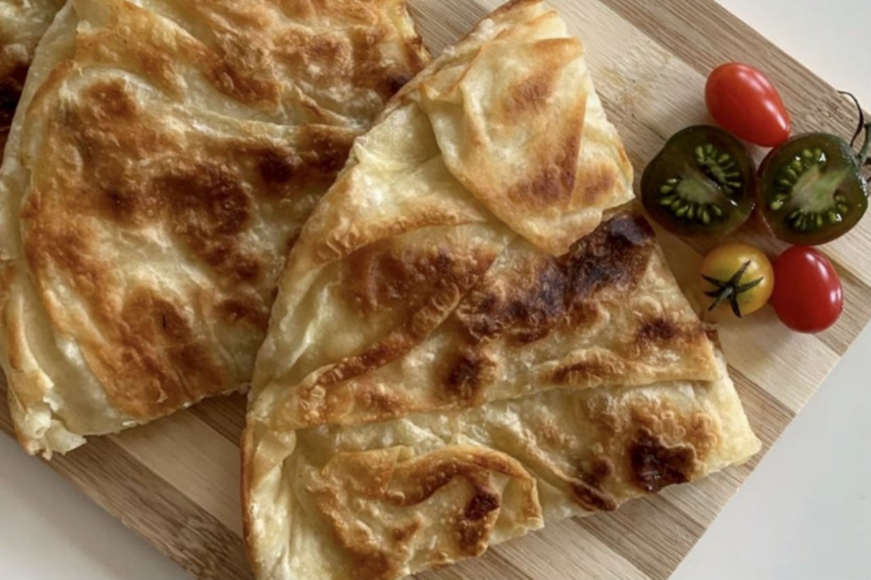 Fırına Ne Gerek Var: İki Peynirli Tava Böreği