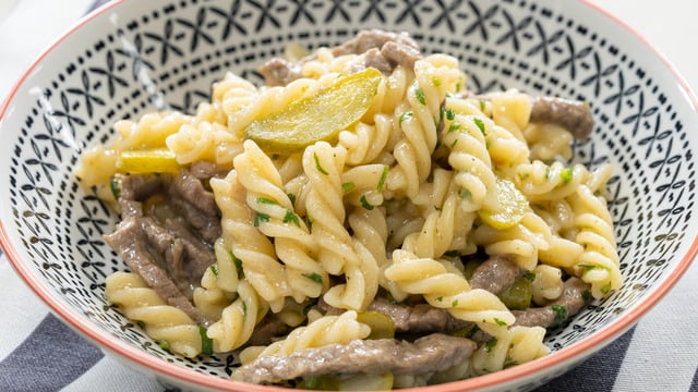 En Pratik Haliyle: Hızlı Stroganof Makarna