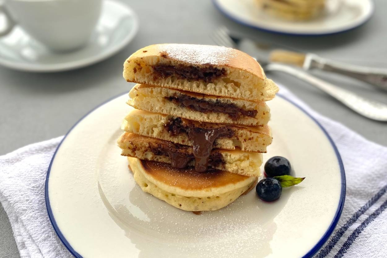 Mutluluk Dolu Tarif: Çikolata Dolgulu Pancake