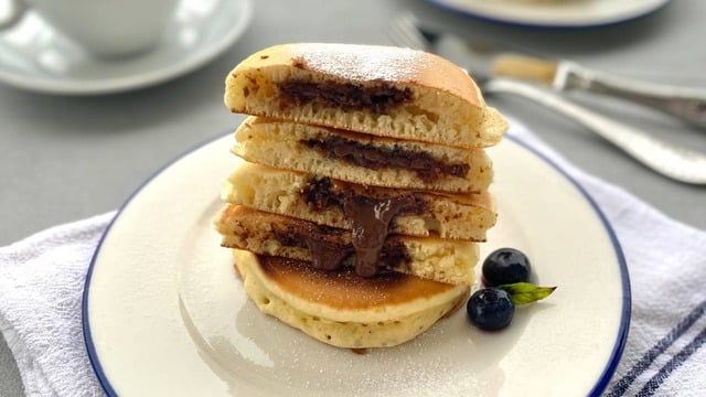 Mutluluk Dolu Tarif: Çikolata Dolgulu Pancake