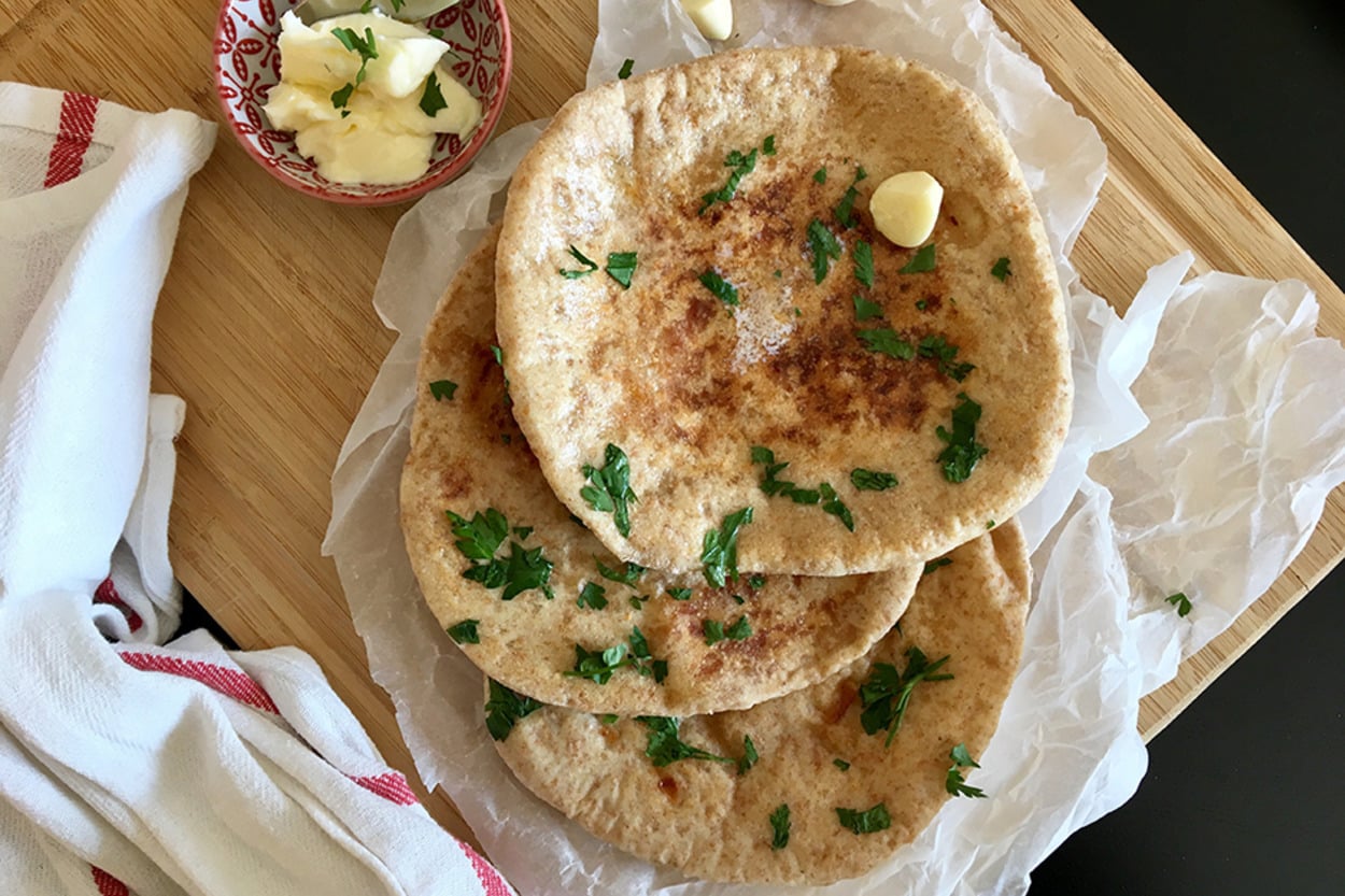 Sarımsak ve Tereyağıyla: Peynirli Lavaş