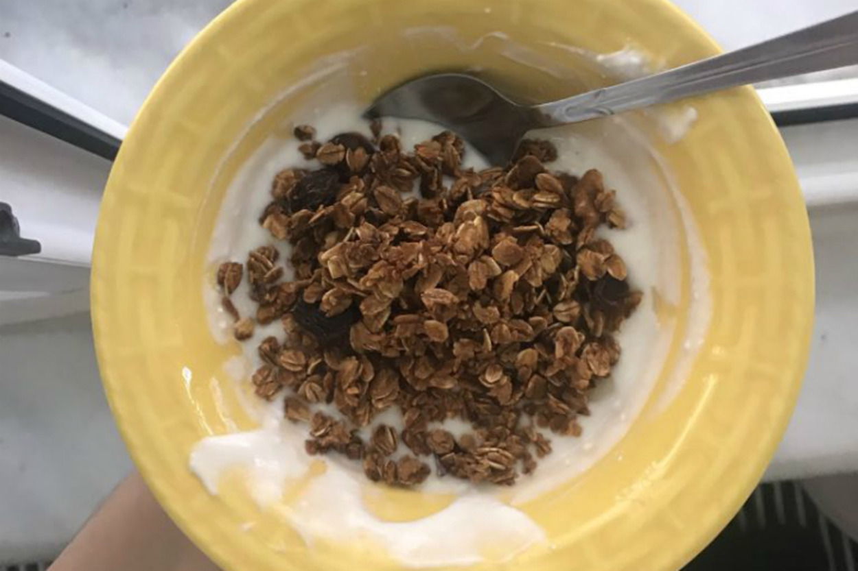 Pratik Öğün: Granola Kasesi