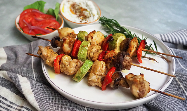Yumuşacık ve Mangal Lezzetinde: Fırında Tavuk Şiş