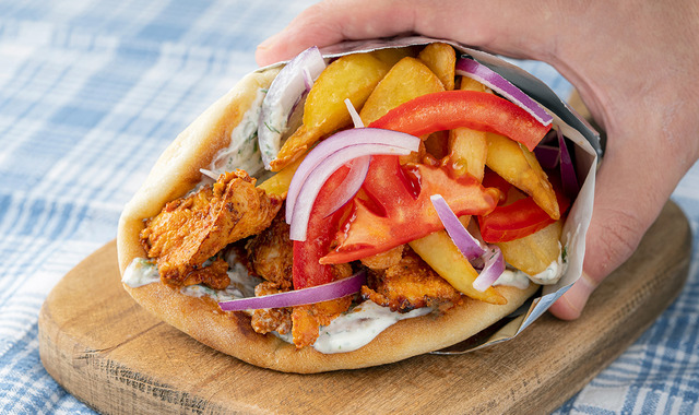 Yunanistan Lezzetini Yorumluyoruz: Tavuklu Gyros