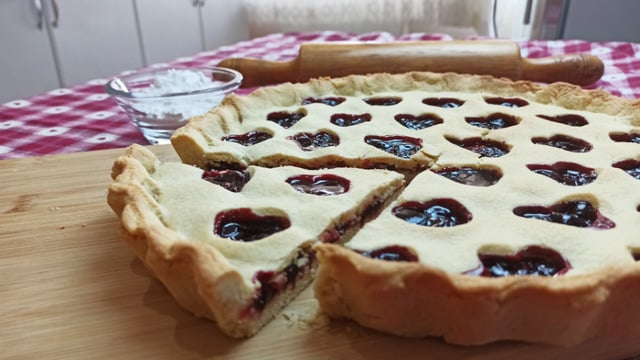 Tam Ölçülü: Vişneli Turta