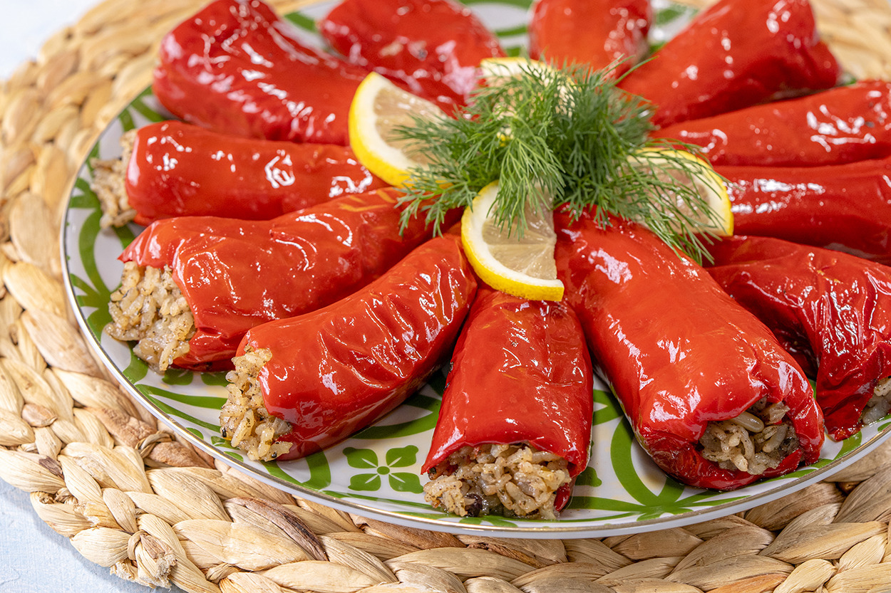 İçi Lezzet Dolu: Zeytinyağlı Kapya Biber Dolması