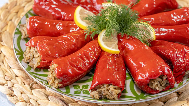 İçi Lezzet Dolu: Zeytinyağlı Kapya Biber Dolması