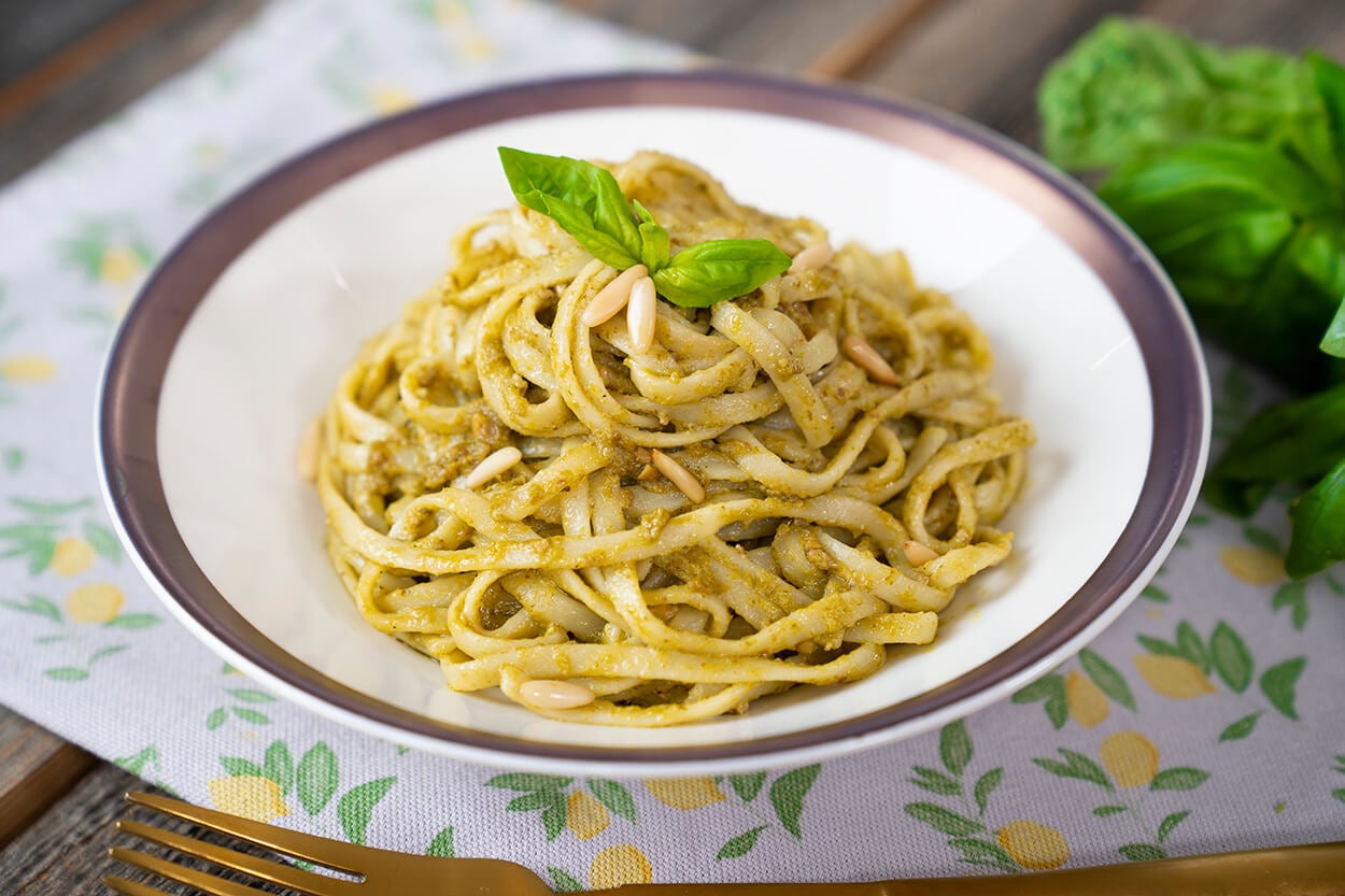Enfes Fesleğen Kokusuyla: Pesto Soslu Makarna