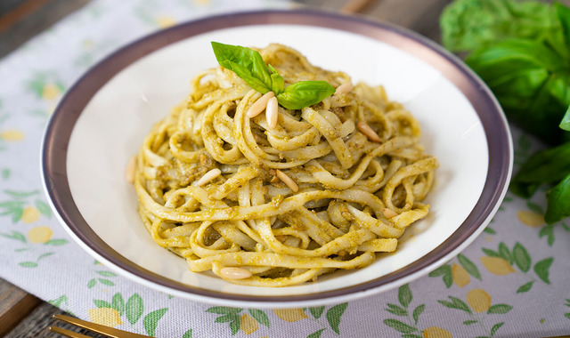 Enfes Fesleğen Kokusuyla: Pesto Soslu Makarna