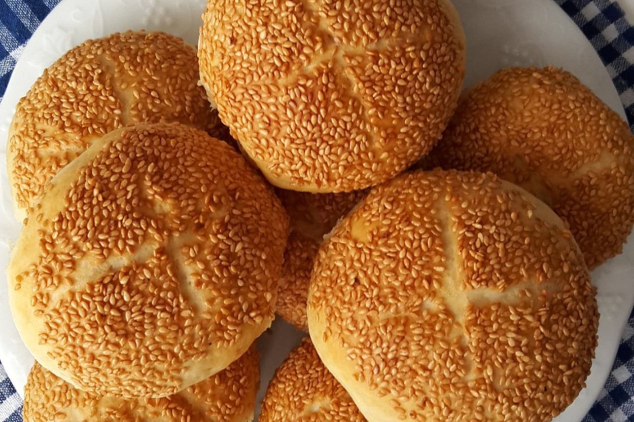Evi Saran Kokusuyla: Simit Poğaça