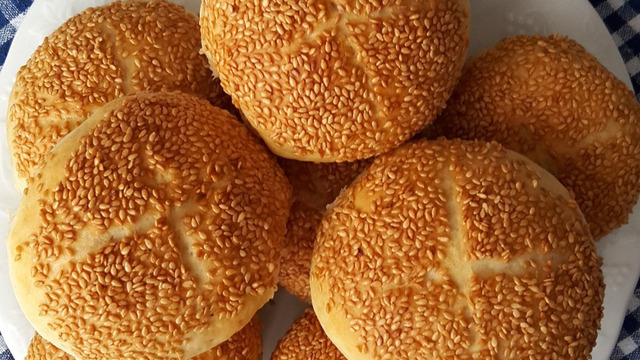 Evi Saran Kokusuyla: Simit Poğaça