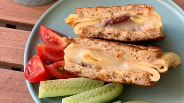 Lezzet Dolu: Omlet Tost