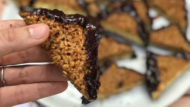 Alman Tatlısı: Nussecken (Fındık Köşeleri)