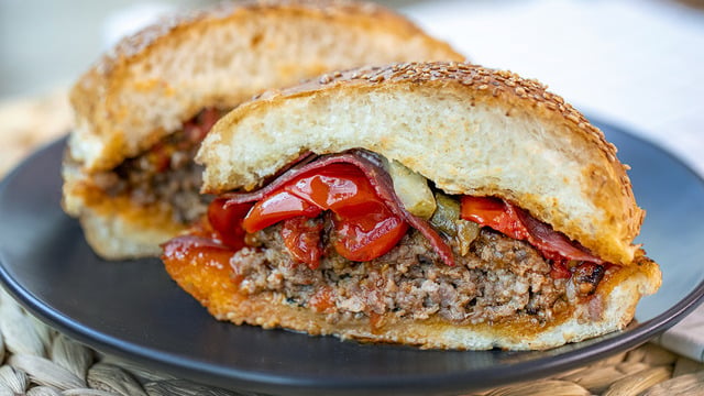 Hemen Hazır: Ekspres Kuru Etli Acılı Burger
