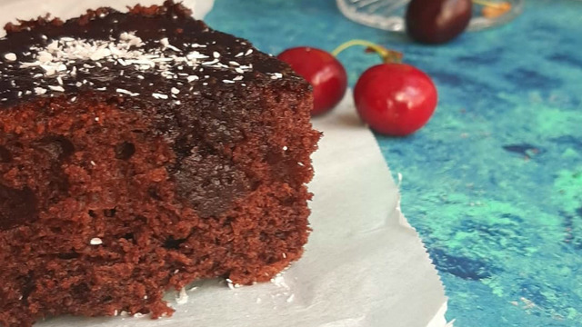 Tek Dilimle Durmak İmkansız: Kakaolu Islak Kek