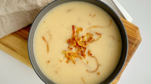 Enfes Aroması Mest Eder: Karamelize Soğan Çorbası