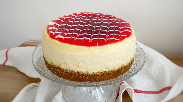 Akışkan Sosuyla: Frambuazlı Cheesecake