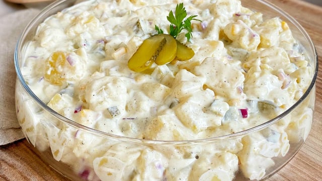 Sofraları Tamamlar: Soslu Patates Salatası